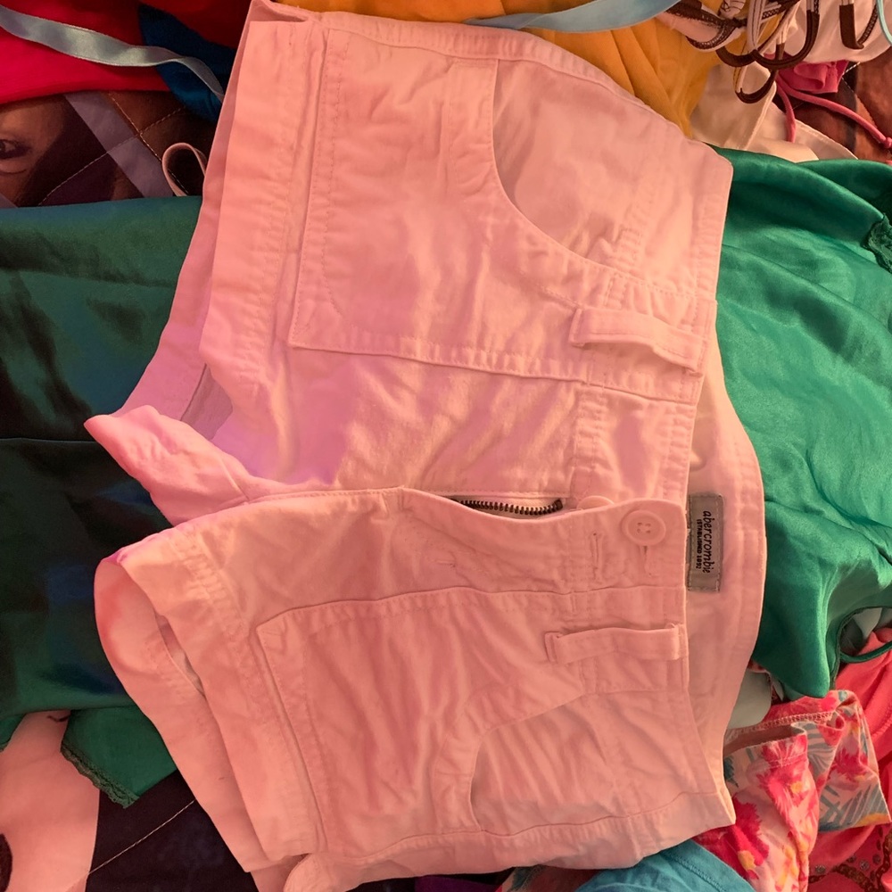 white abercrombie and Fitch low rise denim shorts